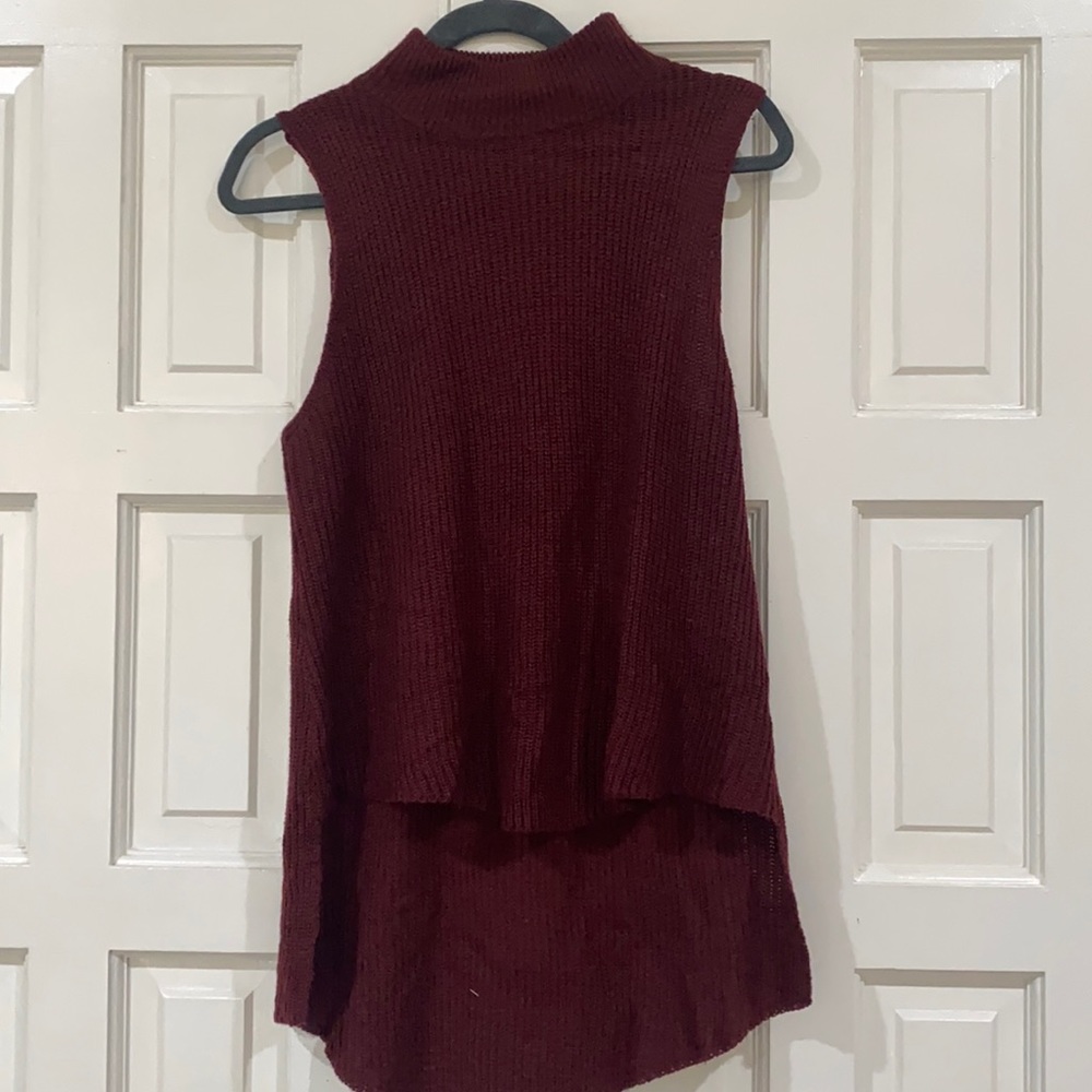 Sleeveless knit top